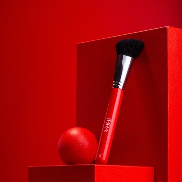 Кисть для макияжа IBRA для румян №. 08