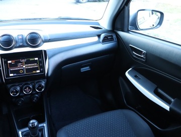 Suzuki Swift VI Hatchback 1.2 DualJet 90KM 2017 Suzuki Swift 1.2 SHVS, Salon Polska, zdjęcie 7