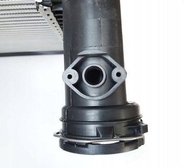 CHLADIČ INTERCOOLER VW TOURAN 10-15 1.6 TDI D