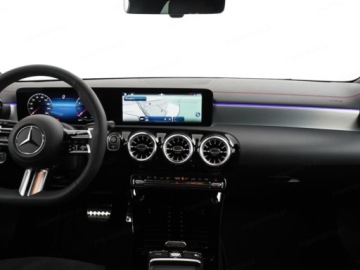 Mercedes CLA C118/X118 Shooting Brake Facelifting 1.3 200 163KM 2025 CLA 200 AMG Line Shooting Brake 1.3 (163KM) 2025, zdjęcie 7