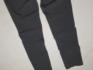 ADIDAS czarne spodnie chino tech pant W32L32 86cm