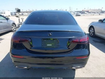 Mercedes Klasa E W213 2022 Mercedes-Benz Klasa E 350 2022 2.0l 2.0 Benzyna 255KM, zdjęcie 4