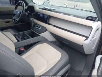 Land Rover Defender IV (L663) 2023 Land Rover Defender 110 X-Dynamic SE 2023 3.0l 3.0 Benzyna 395KM, zdjęcie 9