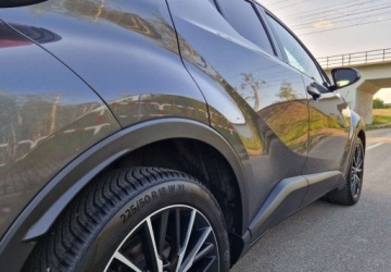 Toyota C-HR I Crossover 1.8 Hybrid 122KM 2017 Toyota C-HR 1,8 Hybrid Prestige Skora Kamera Navi 1.8 Hybryda 122KM, zdjęcie 14