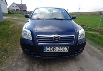 Toyota Avensis II Sedan 1.8 VVT-i 129KM 2004 Toyota Avensis 1.8ben,klima,zarejestrowana 1.8 Benzyna 129KM, zdjęcie 3