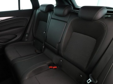 Opel Insignia II Sports Tourer 1.5 Turbo 165KM 2017 Opel Insignia Automat półskóra navi klima auto, zdjęcie 16