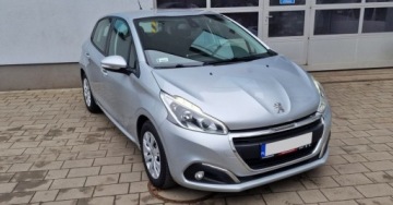 Peugeot 208 I Hatchback 5d Facelifting 1.2 PureTech 82KM 2017 Peugeot 208 Salon PL Faktura VAT Climatronic Czujnik deszczuzmierzchu 1.2, zdjęcie 9