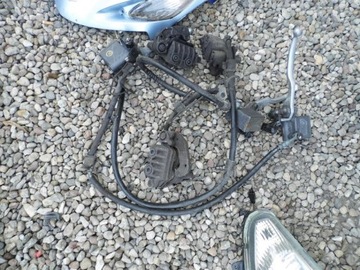 SUZUKI BURGMAN K5 UH 125 ЗАЖИМ+ТОРМОЗНОЙ НАСОС. ФРОНТ 00-06