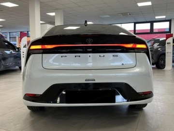 Toyota Prius V (XW60) 2.0  Hybrid Dynamic Force Plug-in 223KM 2025 Od ręki - Executive 2.0 Plug-in Hybrid 223KM | Podgrzewane fotele!, zdjęcie 4