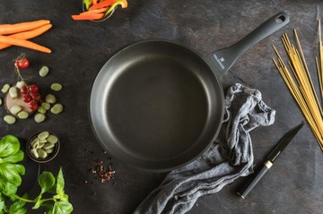 Valdinox Expert большая традиционная сковорода с антипригарным покрытием, 30 см