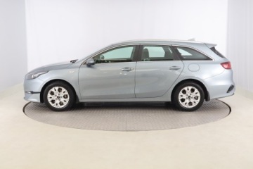 Kia Ceed III Kombi Facelifting 1.5 T-GDI 160KM 2022 Kia Ceed 1.5 T-GDI MHEV, Salon Polska, zdjęcie 2