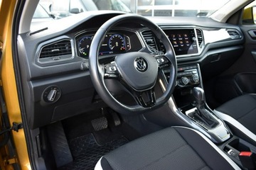 Volkswagen T-Roc I SUV 1.5 TSI ACT 150KM 2021 Volkswagen T-Roc Bezwypadkowy / Salon Polska /, zdjęcie 9