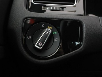 Volkswagen Golf VII GTD Variant Facelifting 2.0 TDI-CR BMT 184KM 2017 Volkswagen Golf GTD 184KM PDC grzane fotele, zdjęcie 27