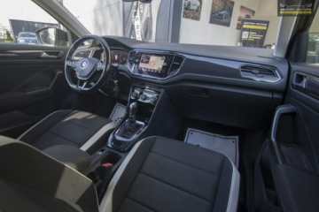 Volkswagen T-Roc I SUV 1.5 TSI ACT 150KM 2019 Volkswagen T-Roc Kamera / Virtual Kockpit, zdjęcie 23
