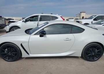 Toyota 2024 Toyota GR86 2024r., Premium, 2.4L, od ubezpieczalni 2.4 Benzyna 231KM, zdjęcie 4