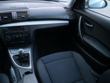 BMW Seria 1 E81/E87 Hatchback 5d E87 1.6 116i 122KM 2007 BMW 1 116i, Klima, Parktronic, zdjęcie 7