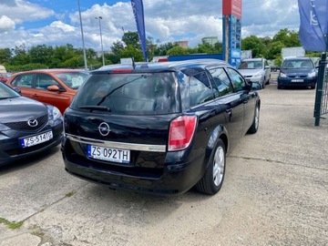 Opel Astra H Kombi 1.4 TWINPORT ecoFLEX 90KM 2010 Opel Astra Edition 111 Jahre 1.4 Benzyna 90KM, zdjęcie 4