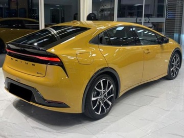 Toyota Prius V (XW60) 2.0  Hybrid Dynamic Force Plug-in 223KM 2025 Od ręki - Prestige 2.0 Hybrid Plug-in 223KM | Podgrzewane fotele!, zdjęcie 2