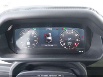 Land Rover Defender IV (L663) 2021 Land Rover Defender 110 x-dynamic hse, 2021r., 4x4, 3.0L 3.0 Benzyna 395KM, zdjęcie 10