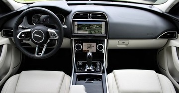 Jaguar XE 2022 Jaguar XE XE MY22 2.0D I4 204 PS RWD Auto SE 2.0 Diesel 204KM, zdjęcie 2