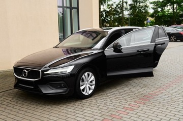 Volvo V60 II  Kombi 2.0 D3 150KM 2020 PIĘKNE V60 MOMENTUM PRO __ KUBEŁKOWE FOTELE, zdjęcie 19
