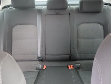 Volkswagen Passat B8 Limousine 2.0 TDI BlueMotion SCR 150KM 2019 VW Passat 2.0 TDI, Salon Polska, Automat, VAT 23%, zdjęcie 9