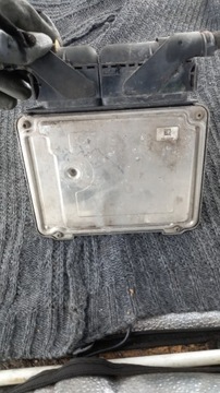 JEDNOTKA MOTORU OPEL SIGNUM 07R HB 1.9TD