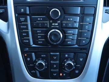 Opel Astra J Sports Tourer 1.4 Turbo ECOTEC 140KM 2011 Opel Astra 1.4 T, Navi, Klima, Klimatronic, zdjęcie 15