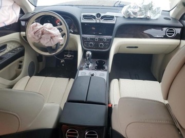 Bentley Bentayga 2023 Bentley Bentayga 2023, od ubezpieczalni 4.0 Benzyna 542KM, zdjęcie 7