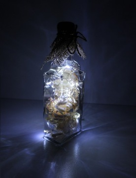 Декорирование стекла, светодиодная лампа на батарейках, балкон, терраса, окно, стол, полка