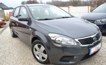 Kia Ceed I Hatchback 5d Facelifting 1.4 DOHC CVVT 90KM 2010 Kia Ceed bezwypadkowe - Niski przebieg - klimatyzacja - OPLACONY 1.4 90KM, zdjęcie 10