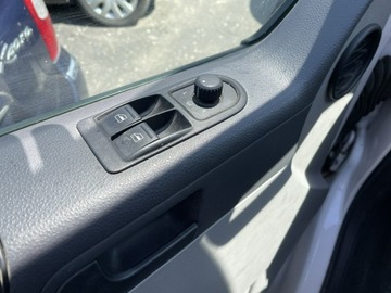 Volkswagen Caravelle T5 Caravelle Facelifting długi rozstaw osi 2.0 TDI 140KM 2014 Volkswagen Transporter 2.0-140KM 9-osob Model 2015, zdjęcie 10