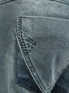 BERSHKA czarne szare spodnie jeansowe rurki proste