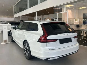 Volvo V90 II 2025 VOLVO V90 T6 AWD Plug-In Hybrid Plus Dark Combi 2.0 (398KM) 2025, zdjęcie 1
