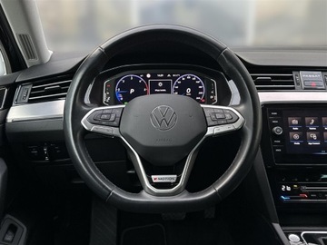 Volkswagen Passat B8 Variant Facelifting 2.0 TDI SCR 200KM 2022 Volkswagen Passat 2.0TDI 200KM 4Motion Elegance DS, zdjęcie 13