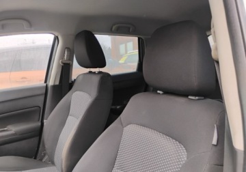 Suzuki Vitara III SUV 1.6 VVT 120KM 2016 Suzuki Vitara 2016r, 1.6 Benzyna. Uszkodzony tyl i lekko przod. Jezdzi., zdjęcie 7