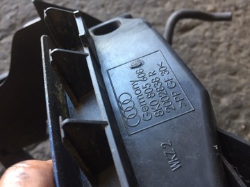 AUDI A4 B8 КРЕПЛЕНИЕ ФОНАРЯ ПРАВОЕ 8K0805608C