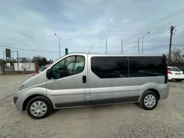 Renault Trafic II Furgon 2.0 dCi 115KM 2011 Renault Trafic 2.0 DCI/9 miejsc/Klima na, zdjęcie 4