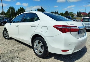 Toyota Corolla X Sedan Facelifting 1.6 Valvematic 132KM 2014 Toyota Corolla Bogata wersja Zarejestrowana 1.6 Benzyna 132KM, zdjęcie 3