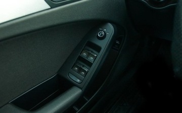 Audi A4 B8 Limousine 2.0 TFSI 180KM 2010 Audi A4 Limousine 2.0T 180KM Sedan cliamtronic Bixenon LED Grzane fotele, zdjęcie 22