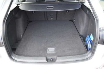 Volkswagen Golf VIII Variant 1.5 TSI 130KM 2022 Volkswagen Golf SalonPL TSI 130KM Variant Life ACC LaneAssist Czujniki ALA, zdjęcie 37