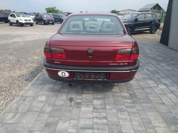 Opel Omega B Sedan 2.5 i V6 170KM 1994 Opel Omega Opel Omega 2.5 Benzyna 170KM, zdjęcie 4