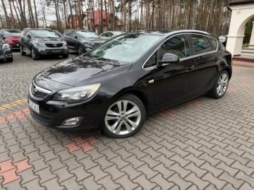 Opel Astra J Hatchback 5d 1.4 Turbo ECOTEC 120KM 2011 Opel Astra 1.4 turbo 120 KM Sportowe fotele Alu 18, zdjęcie 2
