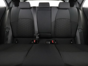Toyota Corolla XII Hatchback 1.2 Turbo D-4T 116KM 2019 Toyota Corolla Historia serwisowa ASO navi Kamera, zdjęcie 17