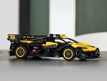 LEGO Technic 42151 Бугатти Болид