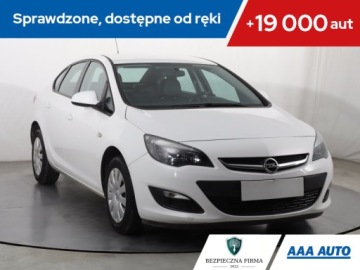 Opel Astra J Sedan 1.6 Twinport ECOTEC 115KM 2017 Opel Astra 1.6 16V, Salon Polska, 1. Właściciel