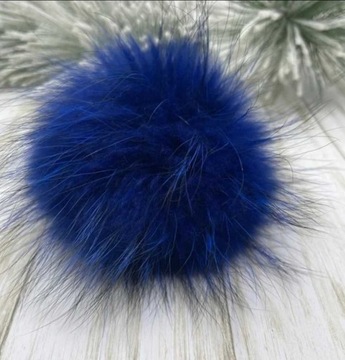 Duży pompon z jenota naturalnego do czapki NAVY BLUE