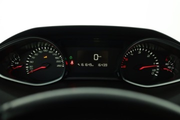 Peugeot 308 II SW Facelifting 1.5 BlueHDI 130KM 2019 Peugeot 308 1.5 BlueHDi, Salon Polska, zdjęcie 7
