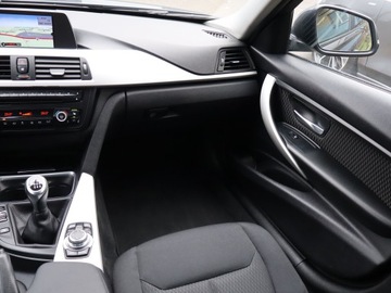BMW Seria 3 F30-F31-F34 Limuzyna 2.0 318d 143KM 2013 BMW 3 318 d, Navi, Xenon, Bi-Xenon, Klima, zdjęcie 7