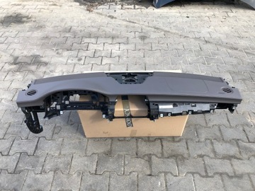 MERCEDES CLS W218 KONSOLA DESKA SKÓRA BRĄZOWA